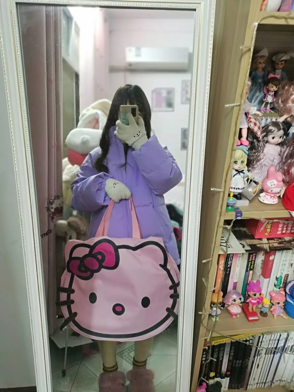 Hello Kitty Premium Travel Tote with Ample Capacity - Image 10