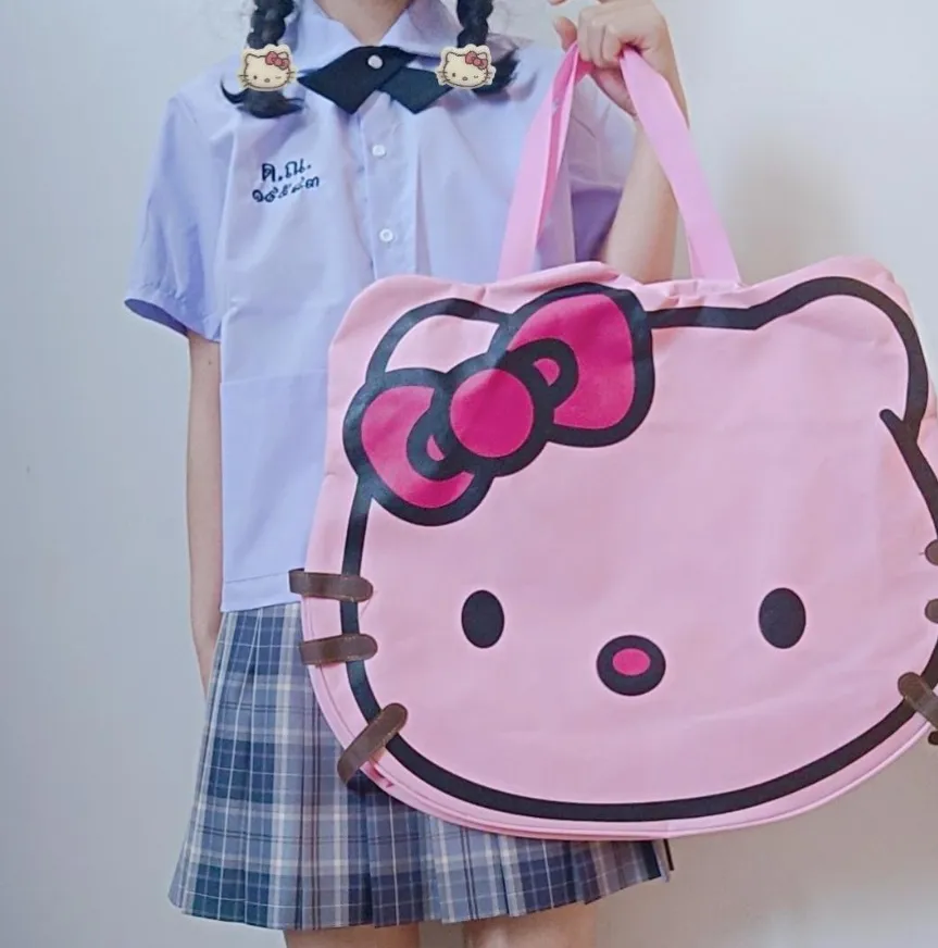Hello Kitty Premium Travel Tote with Ample Capacity - Image 5