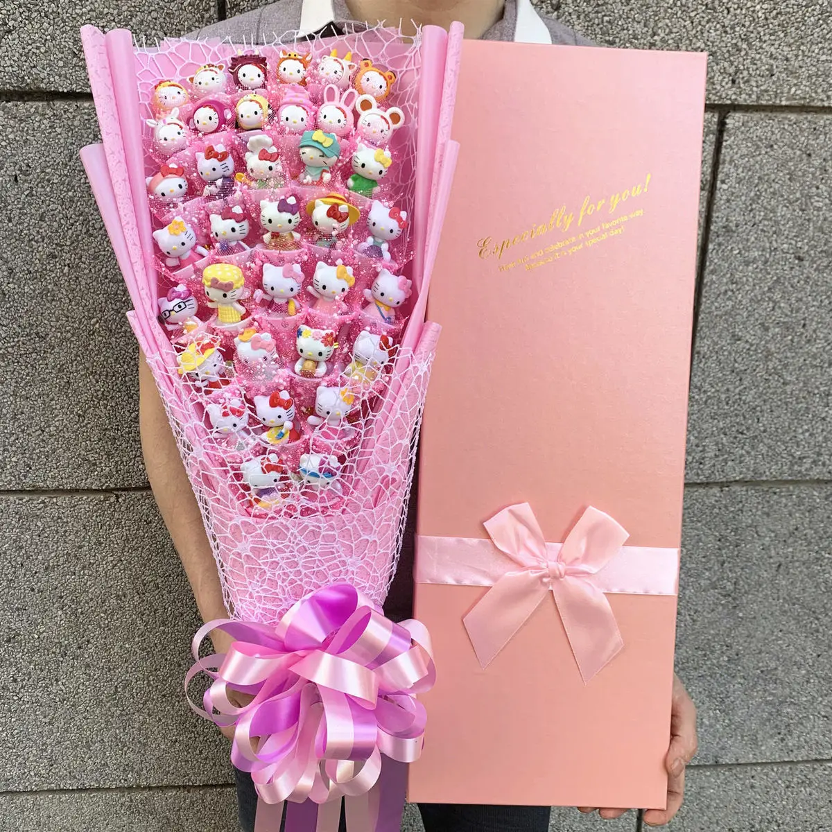 Pink Sanrio LED Light Grand Bouquet: A Perfect Valentine's Day Gift